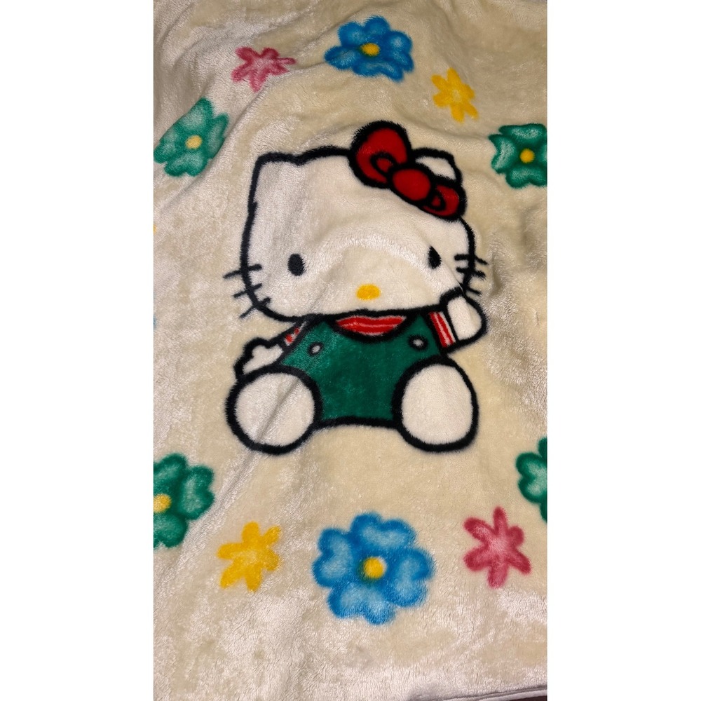 Sanrio Hello Kitty Vintage Thermal Fleece Blanket Cream Floral 110x140cm Acrylic